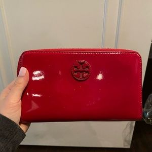Tori Burch wallet